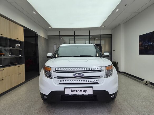 2013 Ford Explorer V, белый, 1650000 рублей - вид 1