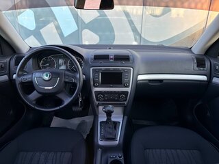 2011 Skoda Octavia DSG7 II (A5) Рестайлинг, чёрный, 827000 рублей, вид 2