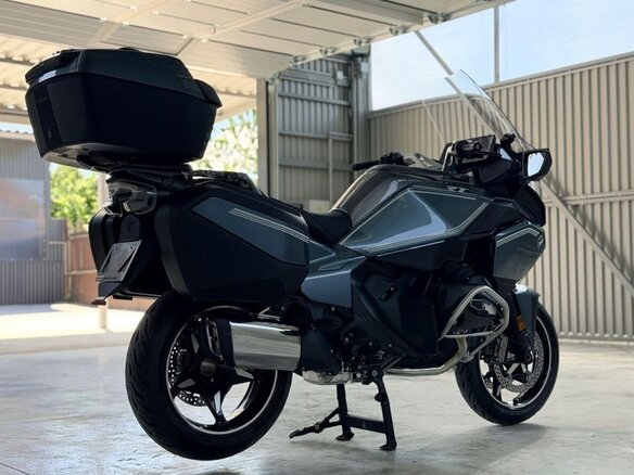 2025 BMW R 1300 RT, чёрный - вид 6