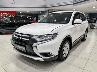 2017 Mitsubishi Outlander III Рестайлинг 2, белый, 1299000 рублей, вид 1