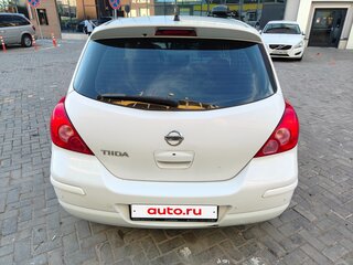 2012 Nissan Tiida I Рестайлинг, белый, 815000 рублей, вид 4