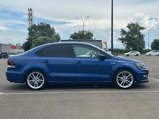 2019 Volkswagen Polo V Рестайлинг, синий, 1575000 рублей, вид 4