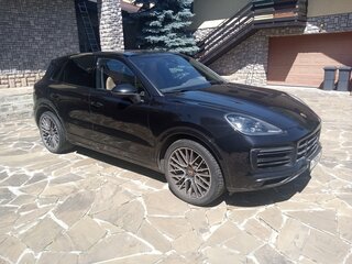 2019 Porsche Cayenne III, чёрный, 9000000 рублей, вид 1
