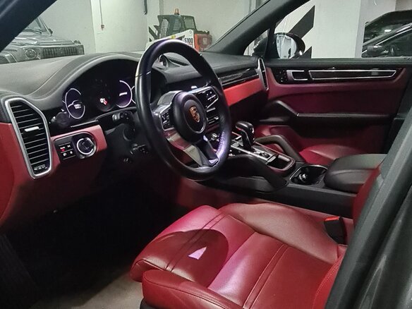 2019 Porsche Cayenne III, серый, 4900000 рублей - вид 19