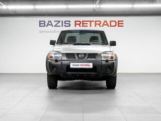 2010 Nissan NP300, серебристый, 1040000 рублей, вид 2