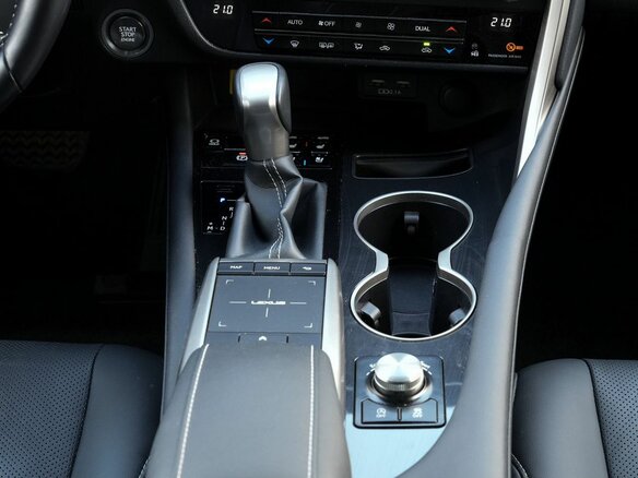2022 Lexus RX 300 IV Рестайлинг, красный, 5850000 рублей - вид 28