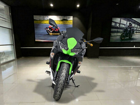 2021 Kawasaki Ninja 650, зелёный, 670000 рублей, вид 2