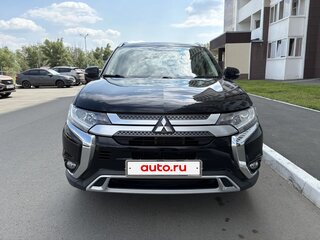 2019 Mitsubishi Outlander III Рестайлинг 3, чёрный, 2550000 рублей, вид 2