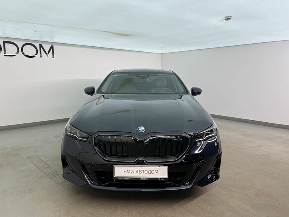 2025 BMW 5 серии Long 530Li xDrive VIII (G60/G61/G68), чёрный, 8400000 рублей - вид 2
