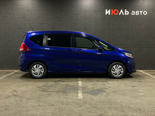 2019 Honda Freed II, синий, 1850000 рублей, вид 4