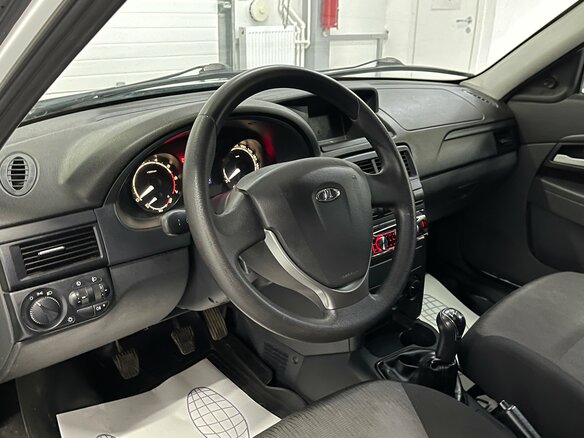 2017 Lada (ВАЗ) Priora I Рестайлинг, белый, 549000 рублей - вид 7