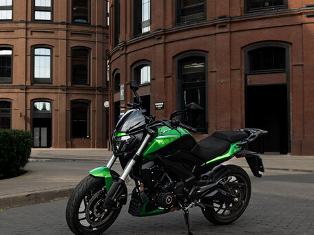 2021 Bajaj Dominar 400, зелёный, 315000 рублей, вид 1