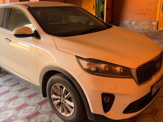 2019 Kia Sorento III Prime Рестайлинг, белый, 2350000 рублей, вид 2