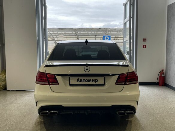 2014 Mercedes-Benz E-Класс 200 IV (W212, S212, C207) Рестайлинг, белый, 1540000 рублей - вид 4