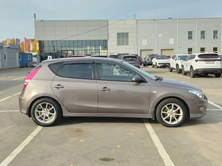 2011 Hyundai i30 I Рестайлинг, коричневый, 631000 рублей, вид 4