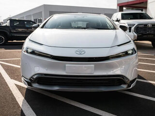 2026 Toyota Prius V (XW60), белый, 2990000 рублей, вид 2