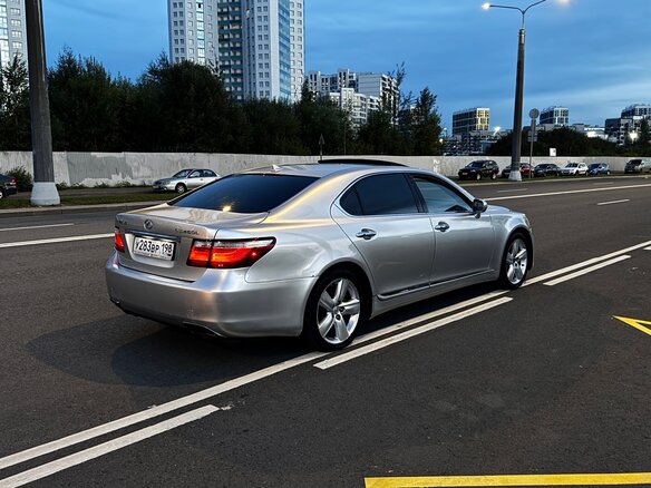 2007 Lexus LS Long 460 L IV, серебристый, 900000 рублей - вид 24