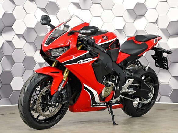 2017 Honda CBR 1000 RR/RA Fireblade, красный, 1377000 рублей - вид 1