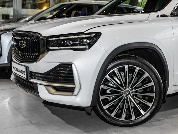 2026 Geely Monjaro I Рестайлинг, белый, 4954990 рублей - вид 1