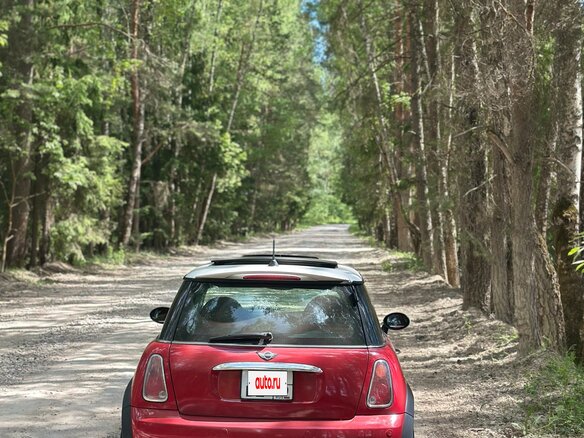2004 Mini Hatch Cooper S I (R50), красный, 880000 рублей - вид 5