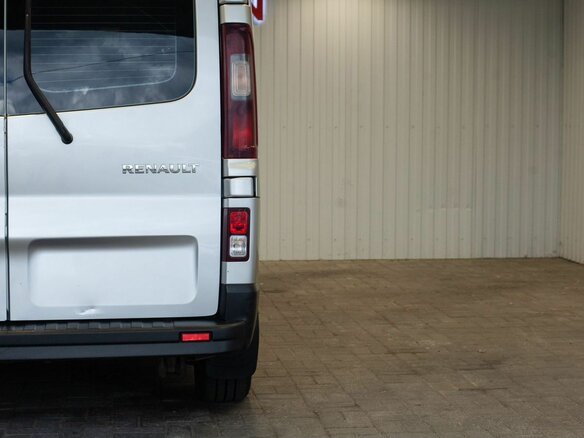 2015 Renault Trafic III, серебристый, 1895000 рублей - вид 12