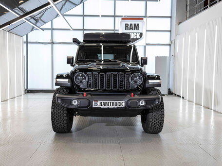 2026 Jeep Wrangler IV (JL) Рестайлинг, чёрный, 8599999 рублей, вид 4