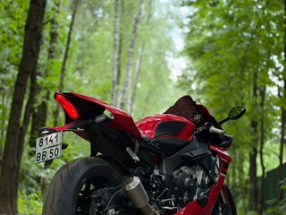 2019 Yamaha YZF-R1, красный, 1500000 рублей, вид 4