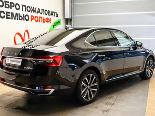 2025 Skoda Superb III Рестайлинг, чёрный, 3145000 рублей, вид 4