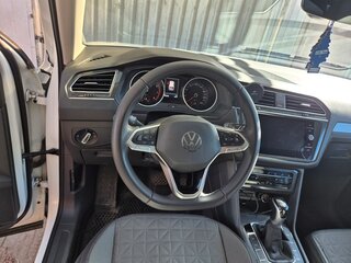 2020 Volkswagen Tiguan II Рестайлинг, белый, 2400000 рублей, вид 5