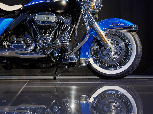 2021 Harley-Davidson Electra Glide Revival, голубой, 2750000 рублей - вид 3