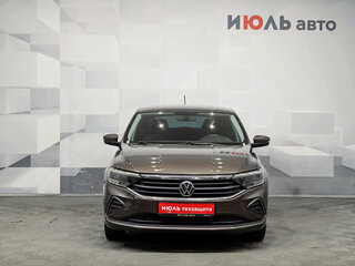 2021 Volkswagen Polo VI, коричневый, 1550000 рублей, вид 2