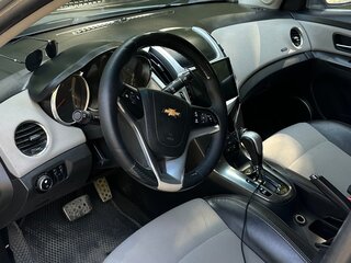 2013 Chevrolet Cruze I Рестайлинг, серебристый, 620000 рублей, вид 4