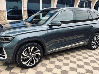 2023 Geely Monjaro (Xingyue L) I, серый, 2800000 рублей, вид 4