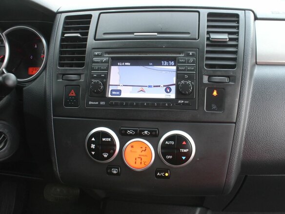 2010 Nissan Tiida I Рестайлинг, бежевый, 760000 рублей - вид 15