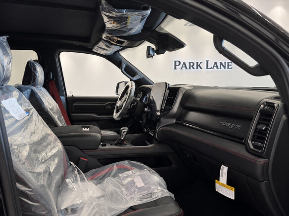 2026 Ram 1500 TRX SRT V Рестайлинг, чёрный, 19500000 рублей - вид 3