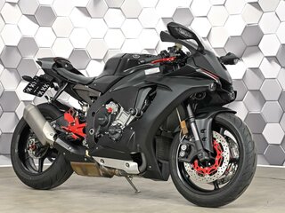 2016 Yamaha YZF-R1, чёрный, 1199000 рублей, вид 1