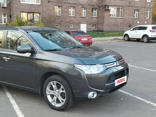 2014 Mitsubishi Outlander III, серый, 1450000 рублей, вид 2