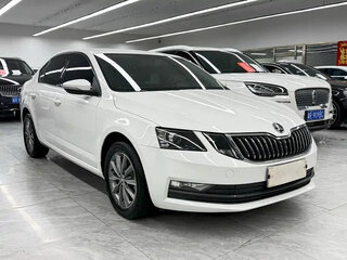2022 Skoda Octavia III (A7) Рестайлинг, белый, 1285000 рублей, вид 1
