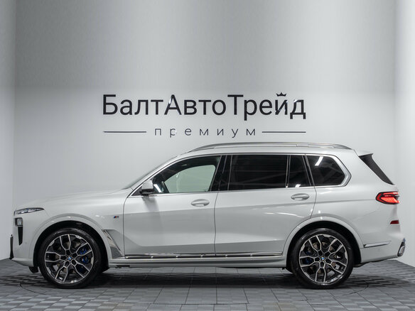 2026 BMW X7 40i I (G07) Рестайлинг, белый, 16350000 рублей - вид 11