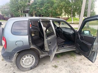 2018 Chevrolet Niva I Рестайлинг, серый, 670000 рублей, вид 4
