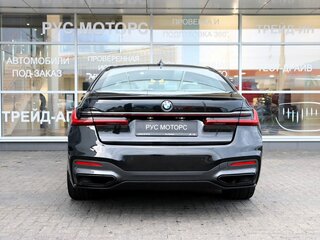 2020 BMW 7 серии 740d xDrive VI (G11/G12) Рестайлинг, чёрный, 5500000 рублей, вид 4