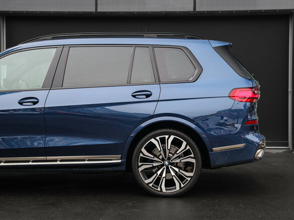 2020 BMW X7 M50d I (G07), синий, 8790000 рублей - вид 6