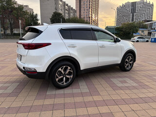 2018 Kia Sportage IV Рестайлинг, белый, 2250000 рублей, вид 4