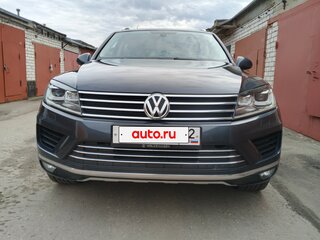 2015 Volkswagen Touareg II Рестайлинг, серый, 2290000 рублей, вид 1