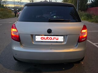 2013 Skoda Fabia II Рестайлинг, серый, 700000 рублей, вид 3