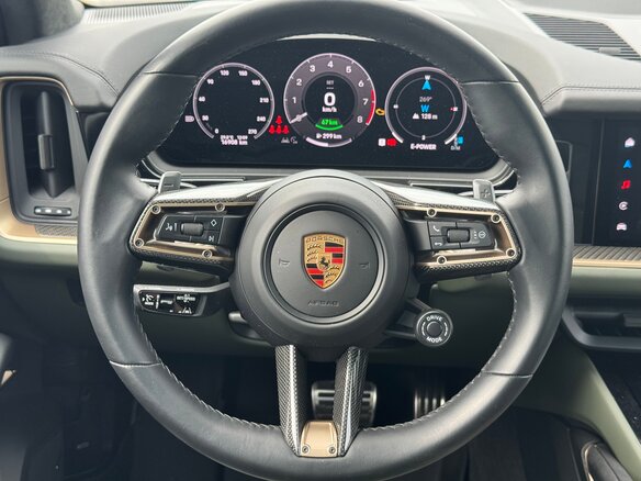 2023 Porsche Cayenne E-Hybrid III Рестайлинг, серый, 16499990 рублей - вид 17