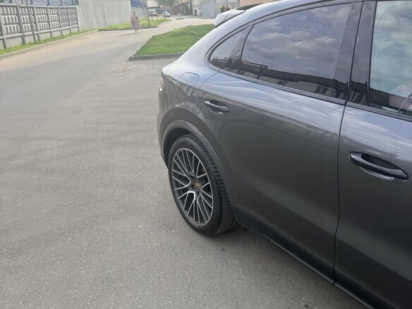 2019 Porsche Cayenne Coupé III, серый, 5750000 рублей - вид 2