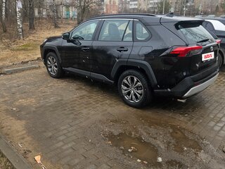 2024 Toyota RAV4 V (XA50), чёрный, 4200000 рублей, вид 4