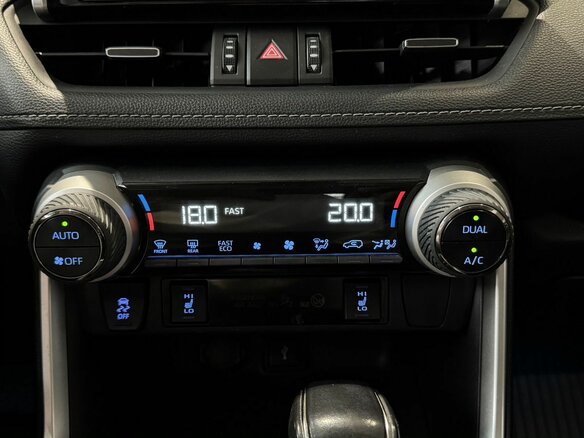 2021 Toyota RAV4 V (XA50), чёрный, 3188000 рублей - вид 17