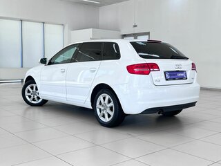 2012 Audi A3 II (8P) Рестайлинг 2, белый, 880000 рублей, вид 4